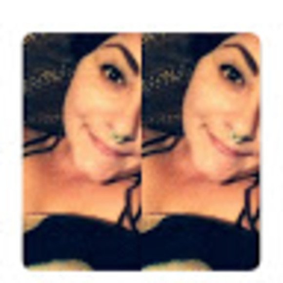 Meet your Posher, Danni - Picture 1 of 1